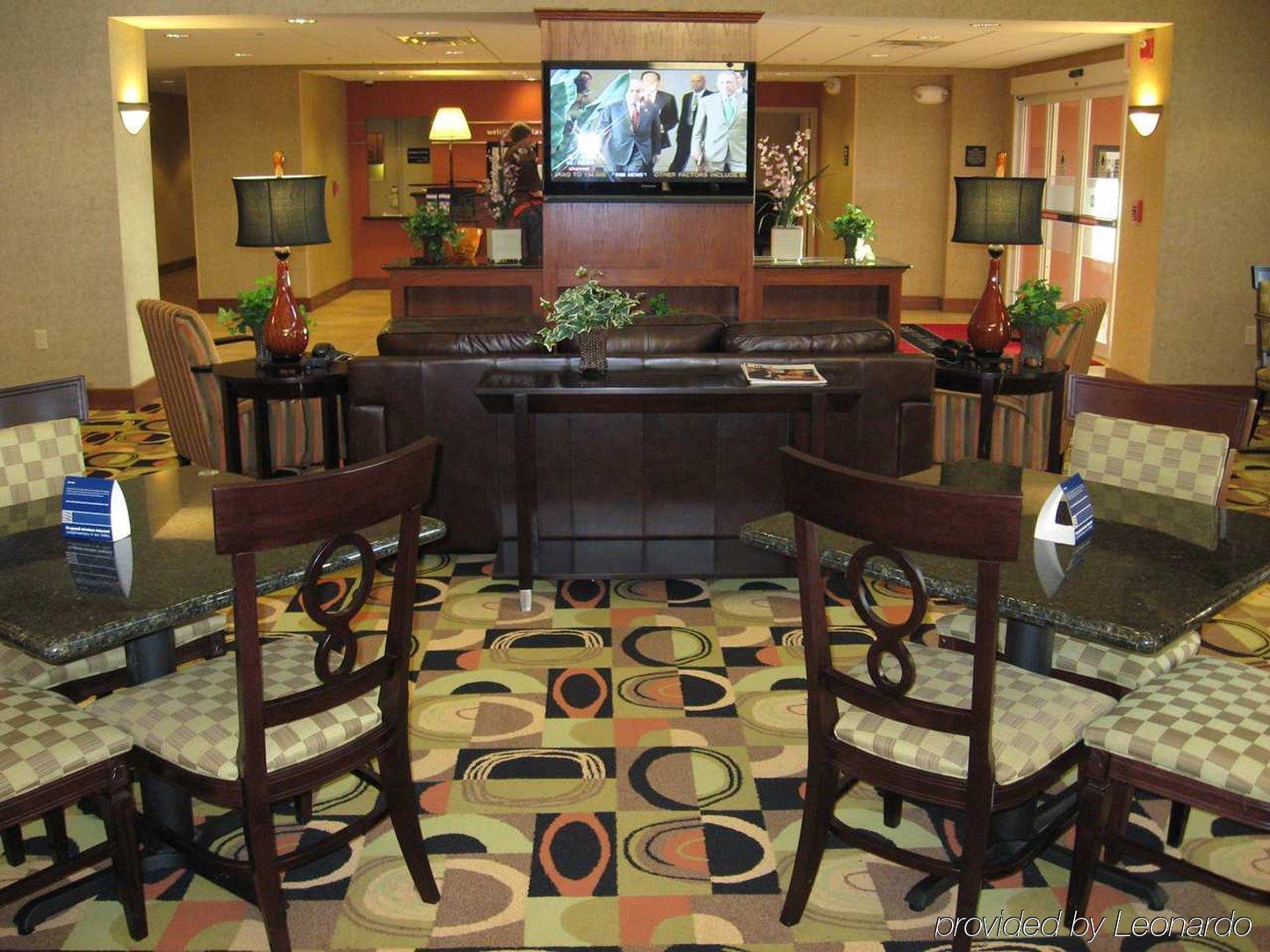 Hampton Inn & Suites Davenport Restoran fotoğraf