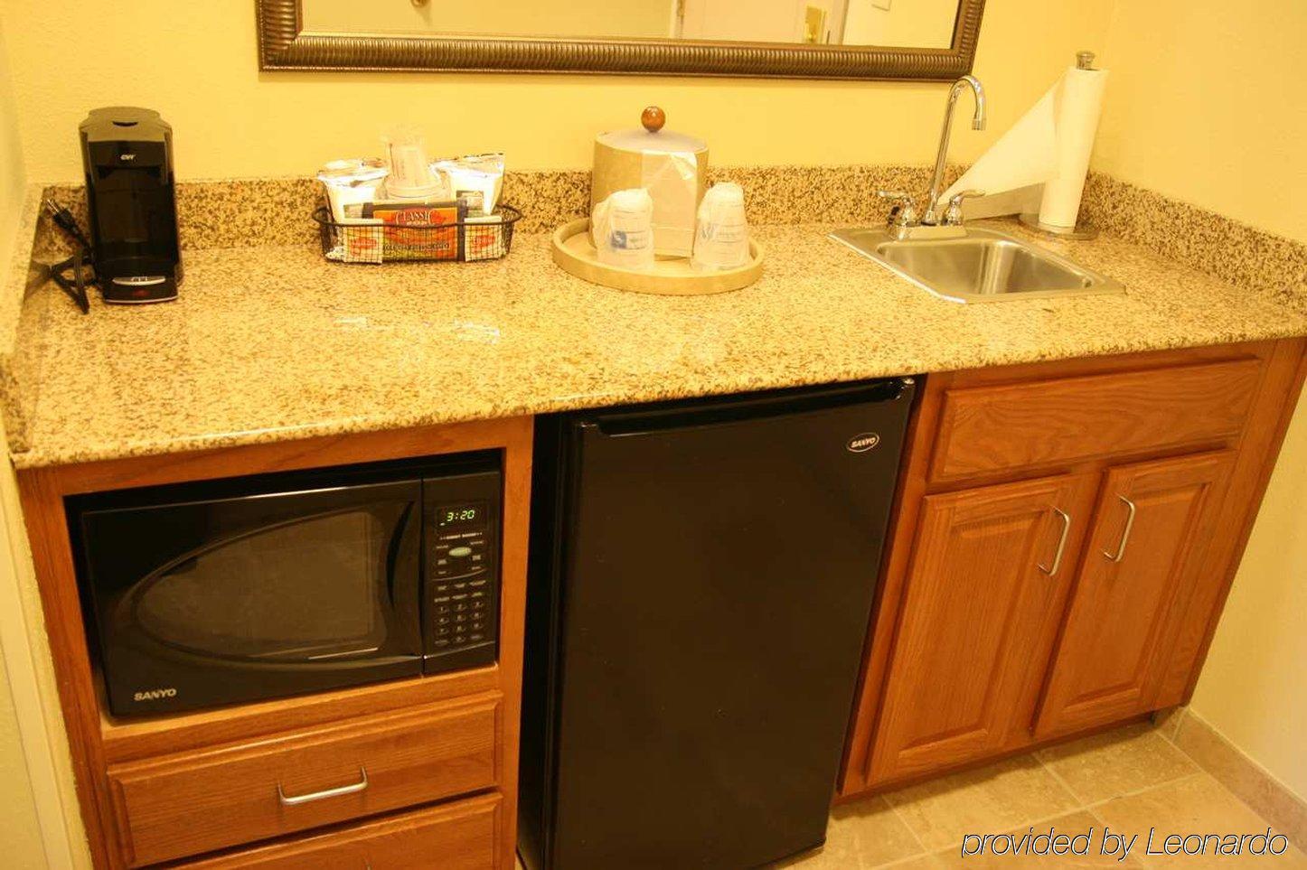 Hampton Inn & Suites Davenport Oda fotoğraf