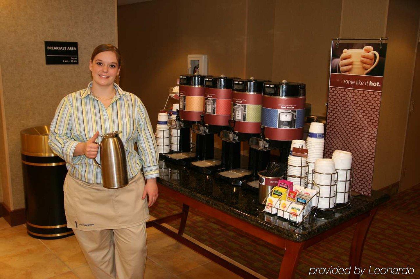 Hampton Inn & Suites Davenport Restoran fotoğraf